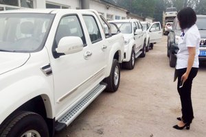 小汽车托运收费标准，全国小轿车托运价格表